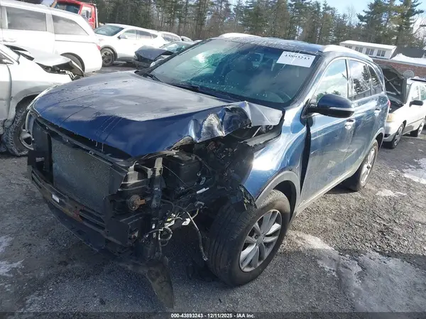 5XYPGDA36JG416429 2018 KIA SORENTO - Image 2