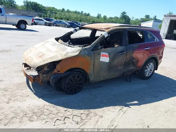 5XYPGDA36JG424448 2018 KIA SORENTO - Image 2