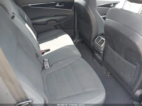 5XYPGDA36JG426765 2018 KIA SORENTO - Image 8