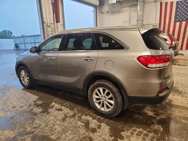 5XYPGDA36JG432050 2018 KIA SORENTO - Image 2