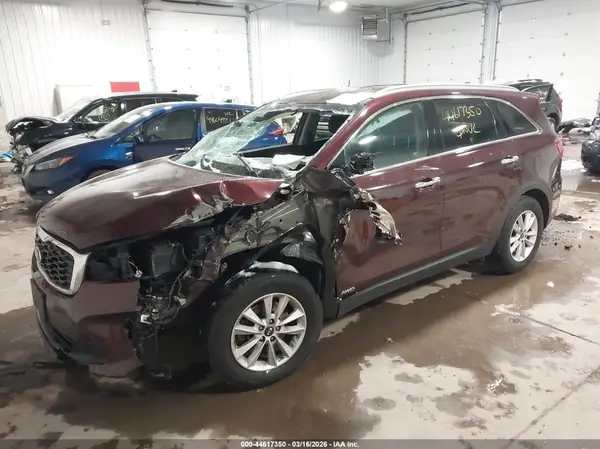 5XYPGDA36KG433457 2019 KIA SORENTO - Image 2