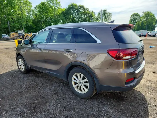 5XYPGDA36KG434043 2019 KIA SORENTO - Image 2