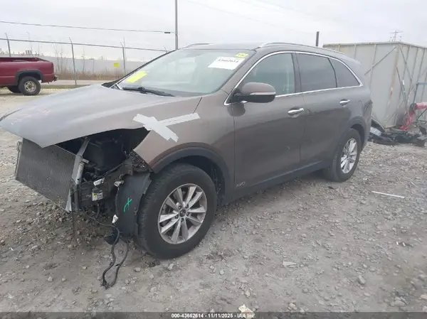 5XYPGDA36KG440120 2019 KIA SORENTO - Image 2