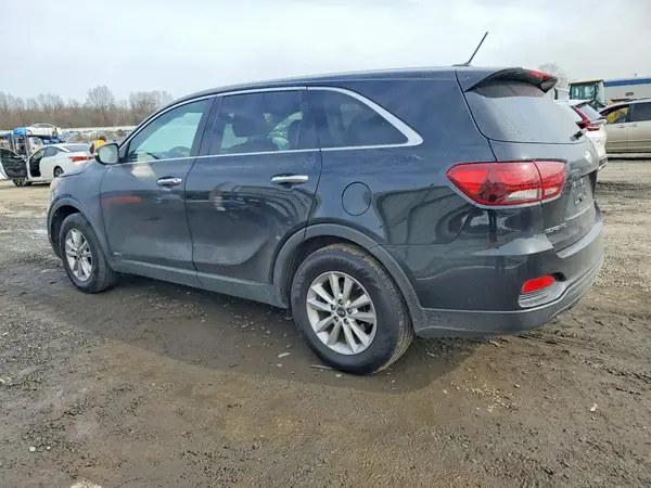 5XYPGDA36KG456026 2019 KIA SORENTO - Image 2