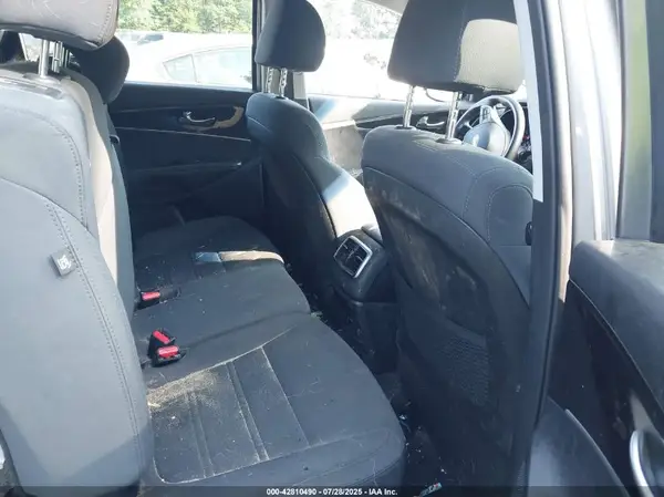 5XYPGDA36KG458598 2019 KIA SORENTO - Image 8