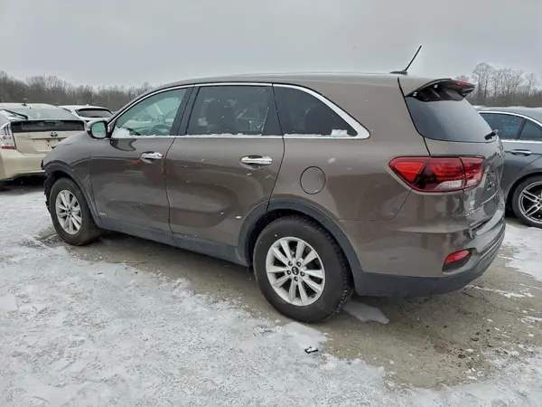 5XYPGDA36KG478723 2019 KIA SORENTO - Image 2
