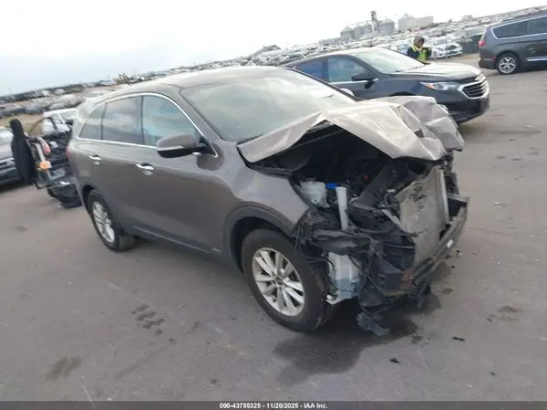 5XYPGDA36KG502292 2019 KIA SORENTO - Image 1