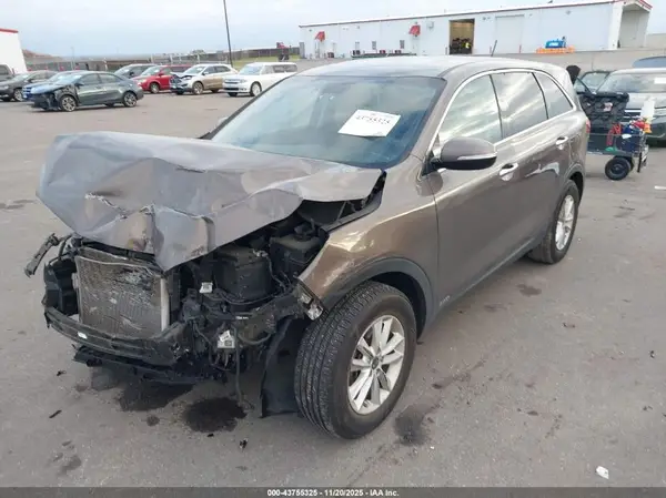 5XYPGDA36KG502292 2019 KIA SORENTO - Image 2