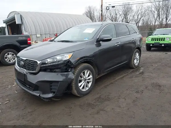 5XYPGDA36KG510084 2019 KIA SORENTO - Image 2