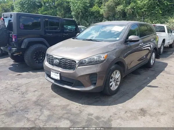 5XYPGDA36KG514555 2019 KIA SORENTO - Image 2