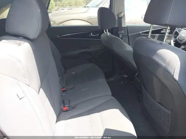 5XYPGDA36KG514555 2019 KIA SORENTO - Image 8