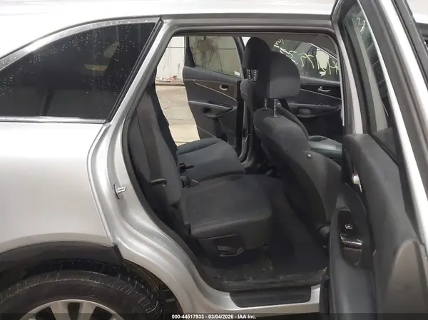 5XYPGDA36KG515687 2019 KIA SORENTO - Image 8