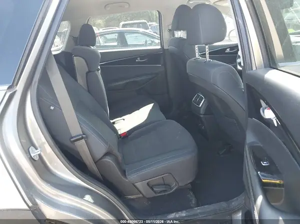 5XYPGDA36KG540833 2019 KIA SORENTO - Image 8