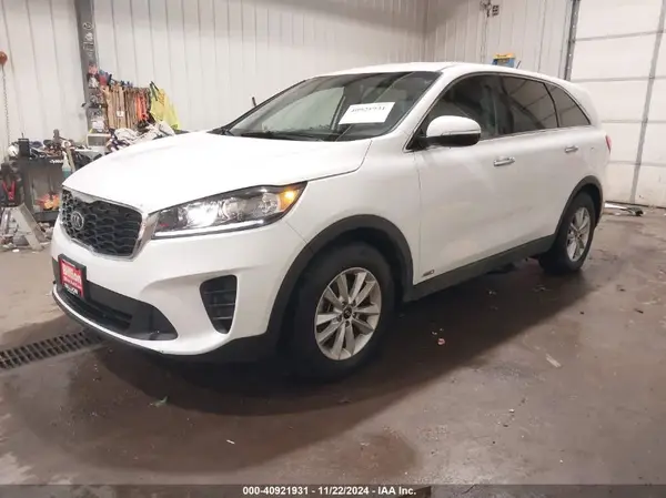 5XYPGDA36KG542596 2019 KIA SORENTO - Image 2
