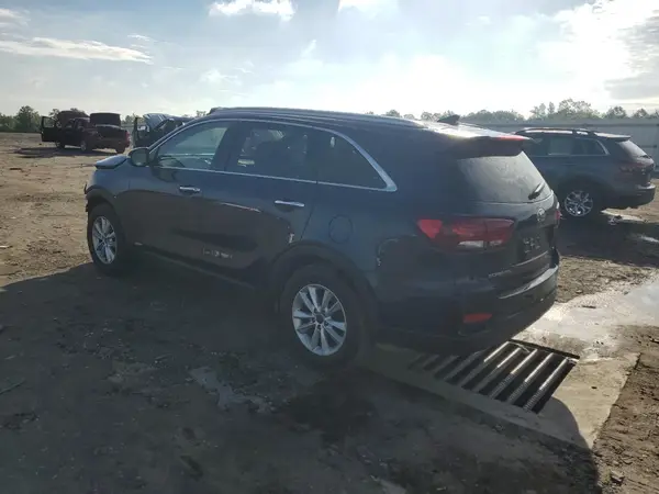 5XYPGDA36KG545949 2019 KIA SORENTO - Image 2