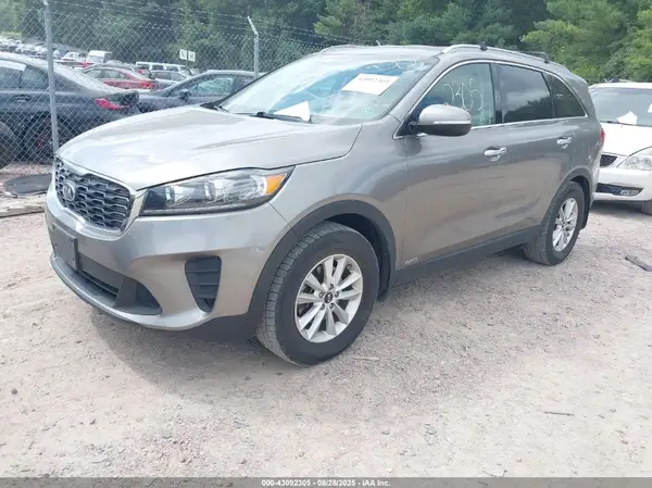 5XYPGDA36KG547216 2019 KIA SORENTO - Image 2