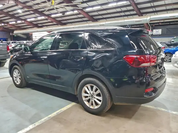5XYPGDA36KG564775 2019 KIA SORENTO - Image 2