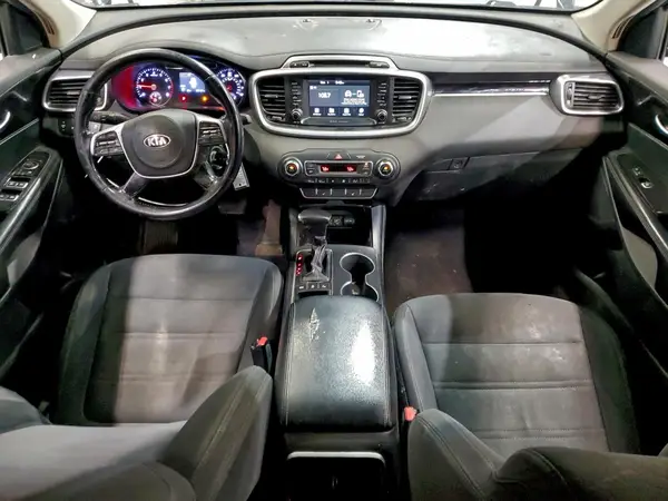 5XYPGDA36KG564775 2019 KIA SORENTO - Image 8