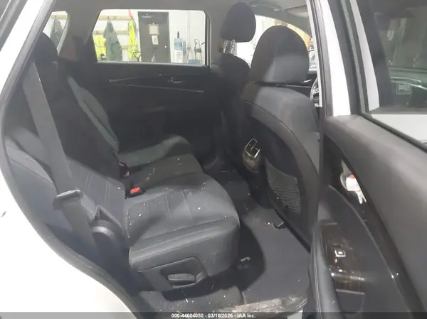 5XYPGDA36KG569846 2019 KIA SORENTO - Image 8