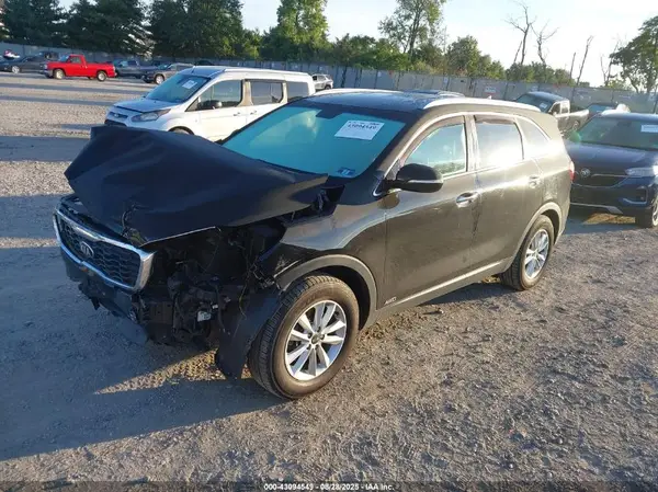 5XYPGDA36KG570754 2019 KIA SORENTO - Image 2
