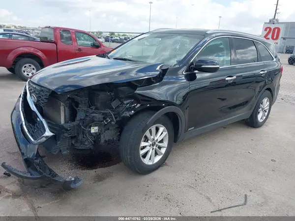 5XYPGDA36KG589658 2019 KIA SORENTO - Image 2
