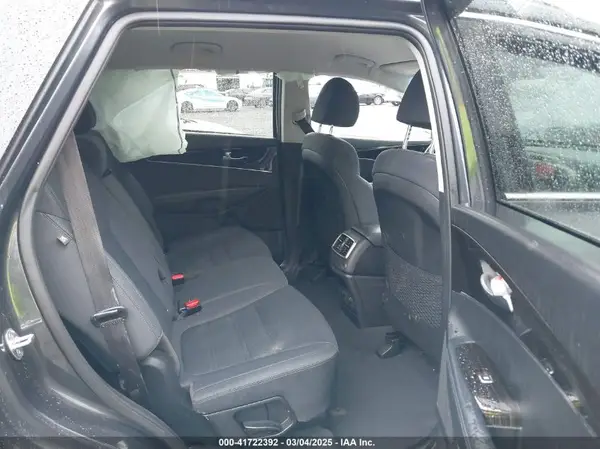 5XYPGDA36KG602862 2019 KIA SORENTO - Image 8