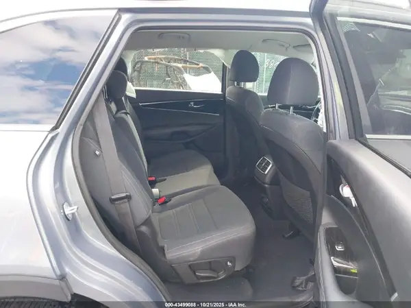 5XYPGDA36LG633188 2020 KIA SORENTO - Image 8