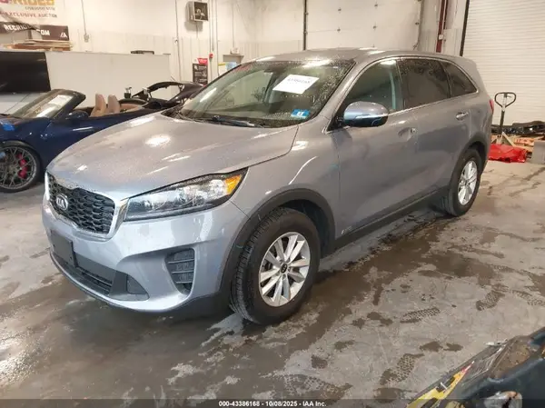 5XYPGDA36LG660455 2020 KIA SORENTO - Image 2