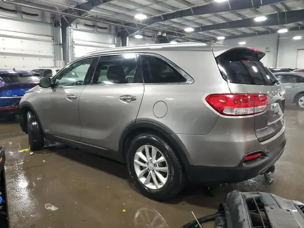 5XYPGDA37GG003735 2016 KIA SORENTO - Image 2
