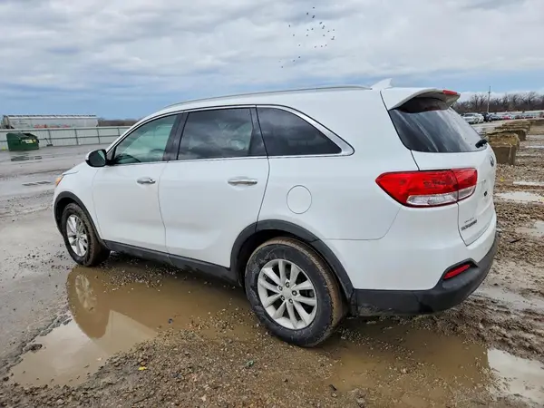 5XYPGDA37GG009664 2016 KIA SORENTO - Image 2