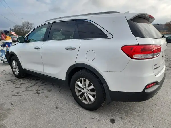 5XYPGDA37GG015500 2016 KIA SORENTO - Image 2