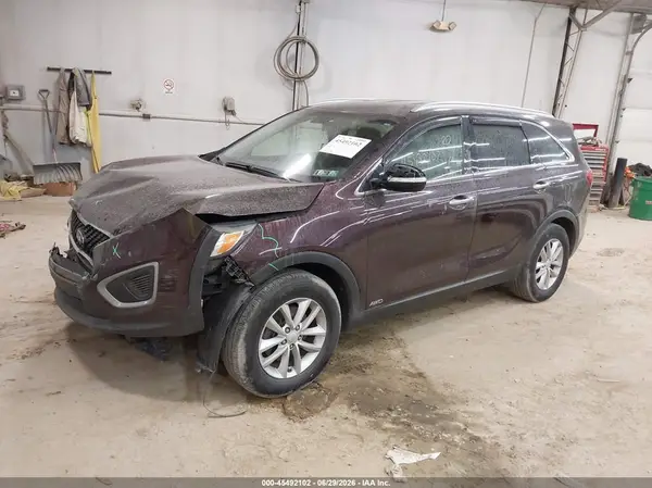 5XYPGDA37GG025055 2016 KIA SORENTO - Image 2