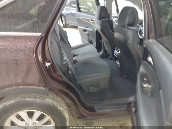 5XYPGDA37GG025055 2016 KIA SORENTO - Image 8