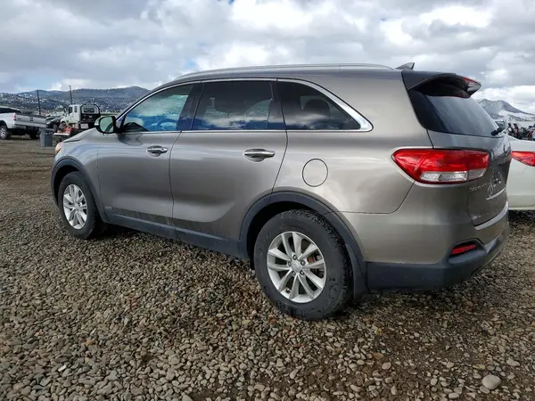 5XYPGDA37GG026626 2016 KIA SORENTO - Image 2