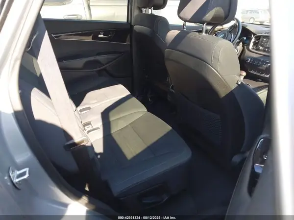 5XYPGDA37GG029557 2016 KIA SORENTO - Image 8