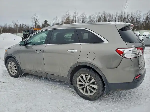 5XYPGDA37GG031163 2016 KIA SORENTO - Image 2