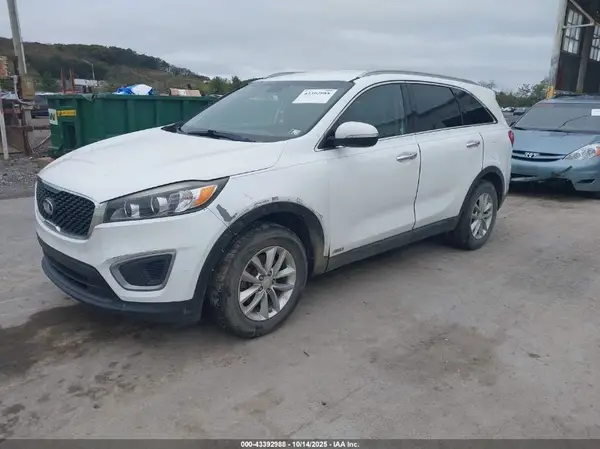 5XYPGDA37GG042650 2016 KIA SORENTO - Image 2