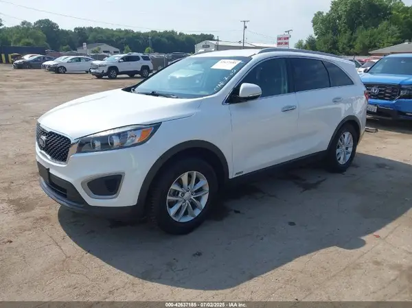 5XYPGDA37GG042826 2016 KIA SORENTO - Image 2