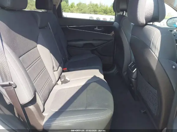 5XYPGDA37GG042826 2016 KIA SORENTO - Image 8