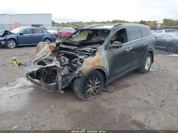 5XYPGDA37GG043555 2016 KIA SORENTO - Image 2