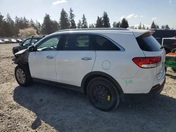5XYPGDA37GG044639 2016 KIA SORENTO - Image 2