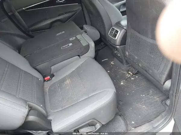 5XYPGDA37GG047296 2016 KIA SORENTO - Image 8