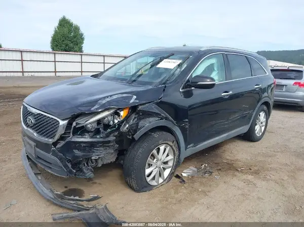 5XYPGDA37GG060694 2016 KIA SORENTO - Image 2