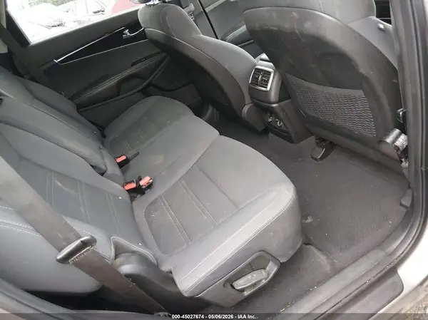 5XYPGDA37GG073509 2016 KIA SORENTO - Image 8
