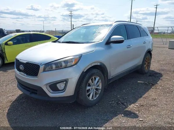 5XYPGDA37GG103270 2016 KIA SORENTO - Image 2