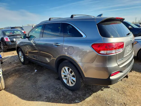 5XYPGDA37GG104662 2016 KIA SORENTO - Image 2