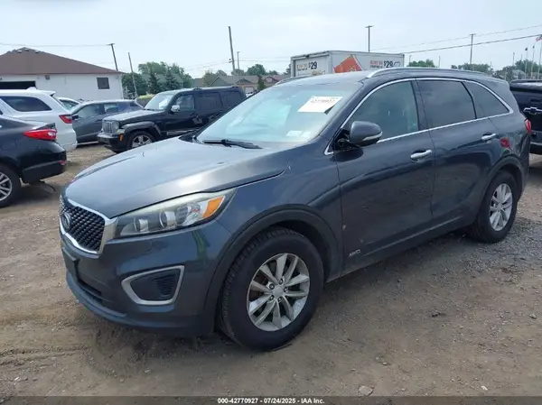 5XYPGDA37GG108100 2016 KIA SORENTO - Image 2