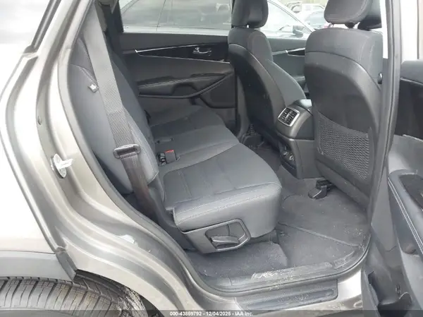5XYPGDA37GG109490 2016 KIA SORENTO - Image 8
