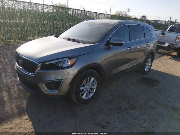 5XYPGDA37GG135989 2016 KIA SORENTO - Image 2