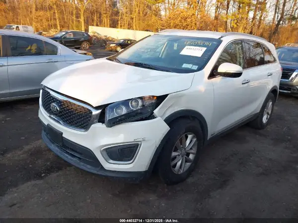 5XYPGDA37GG150184 2016 KIA SORENTO - Image 2